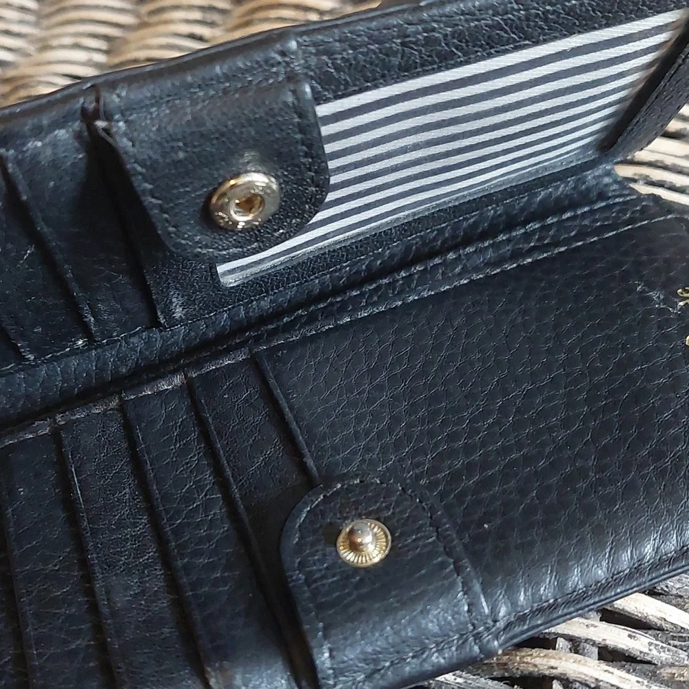 Kate Spade Leather Wallet *Final Price* - Picture 11 of 16